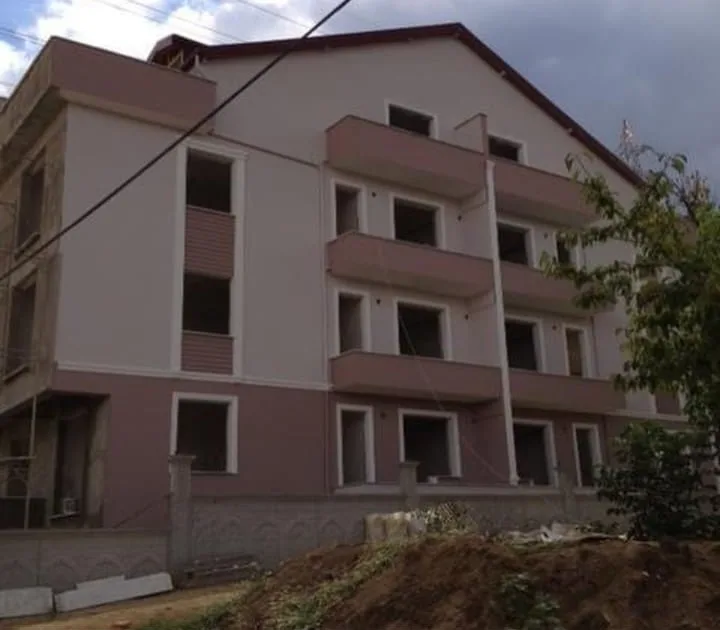 Atatürk Caddesi 6 Daireli Apartman İnşaatı