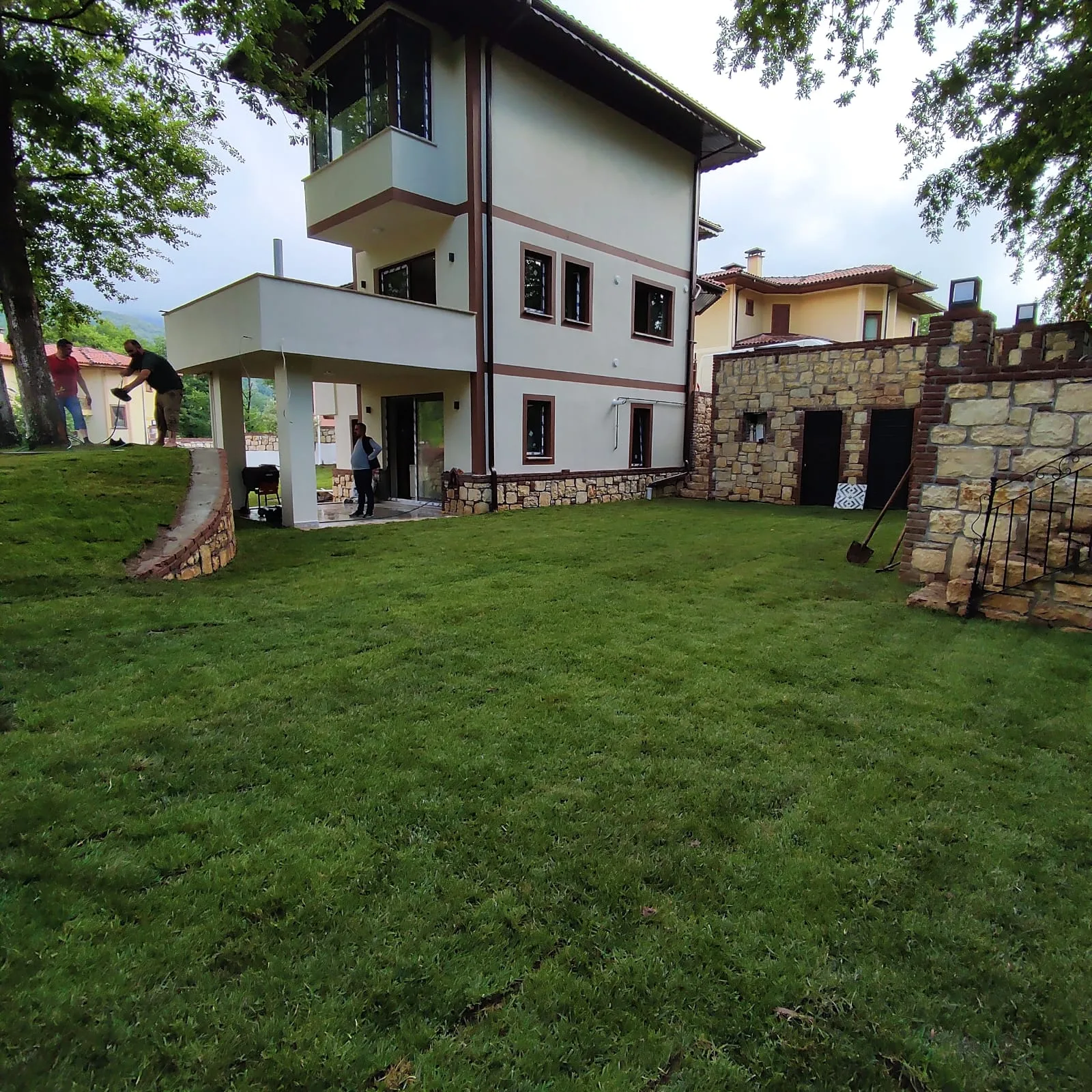 Villa Cephe ve Bahçe Yenilemesi