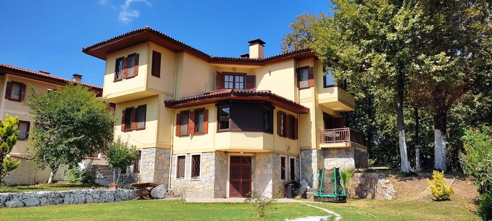 Villa Cephe ve Bahçe Yenilemesi