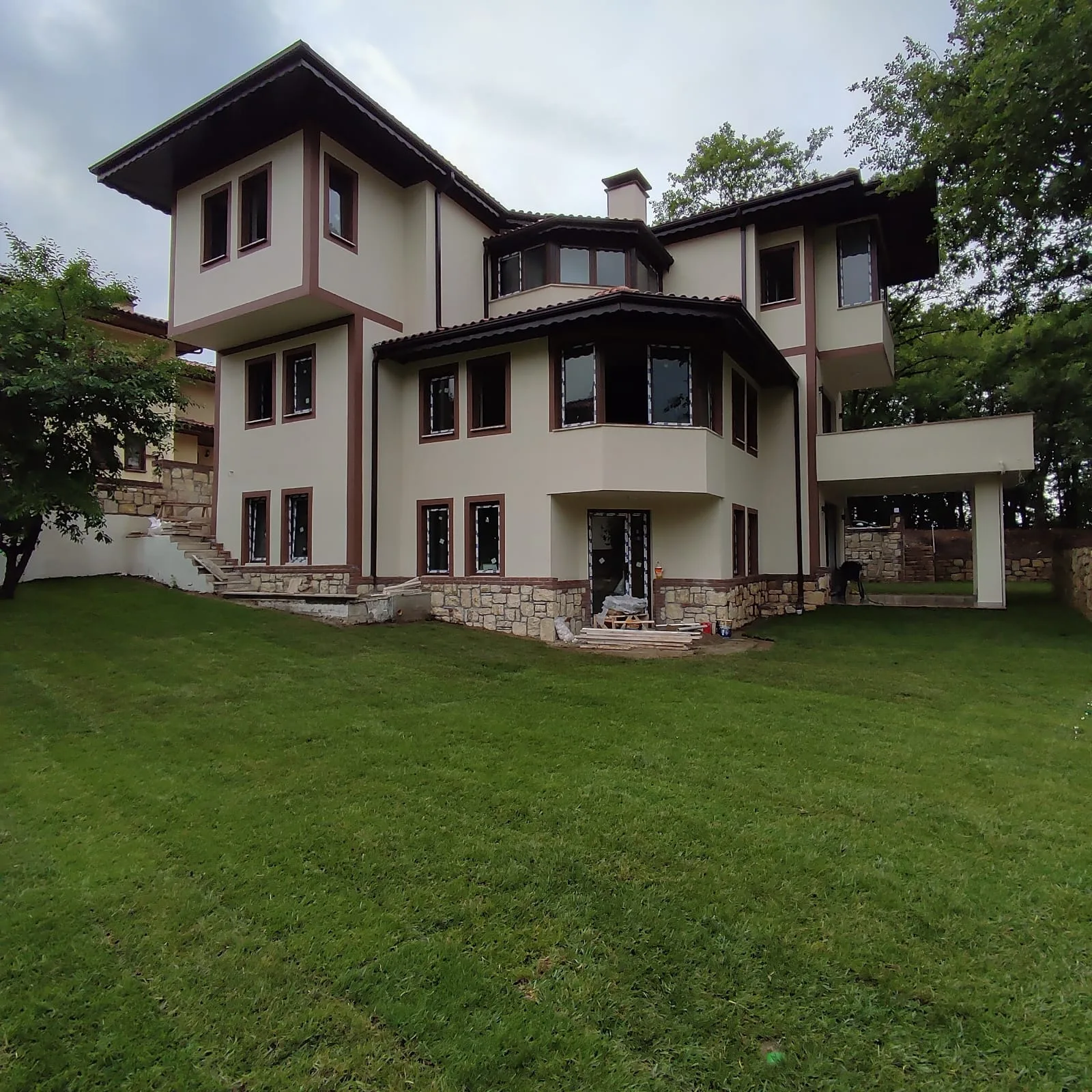 Villa Cephe ve Bahçe Yenilemesi