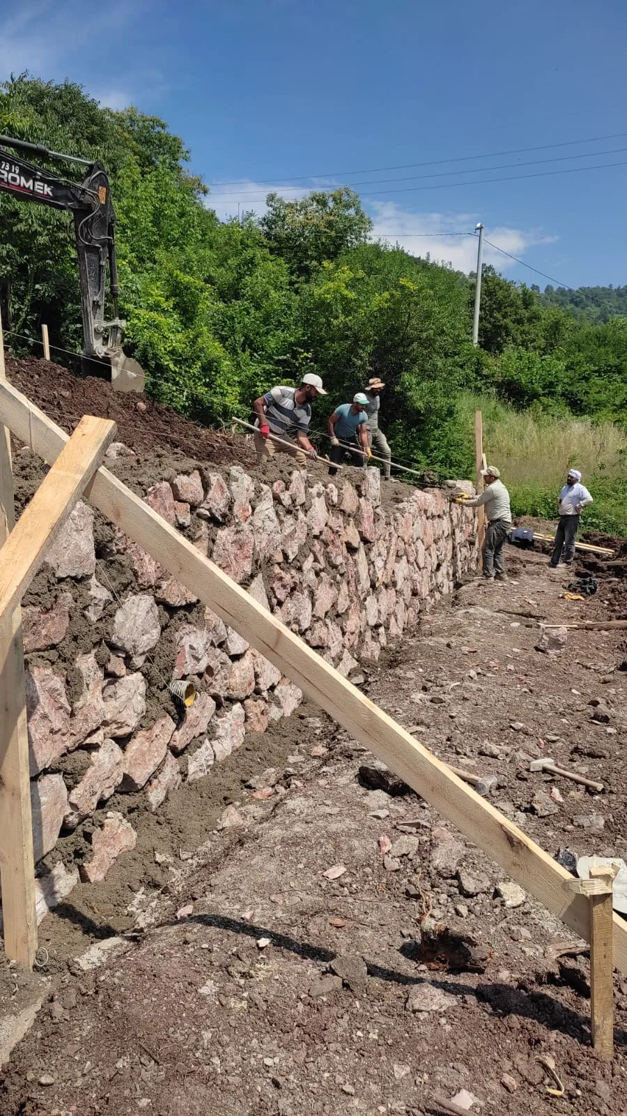 Taş Örgü İstinat Duvarı Yapımı