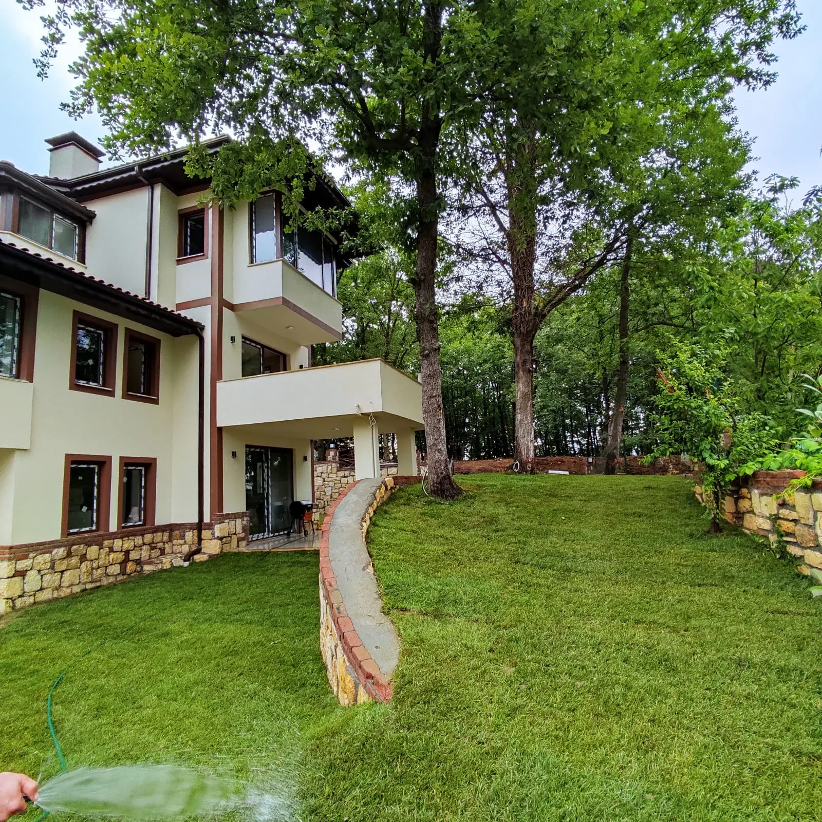 Villa Cephe ve Bahçe Yenilemesi